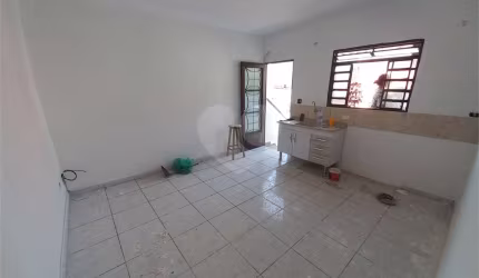 Casa de vila com 1 quartos para locação em Jardim Clementino - SP