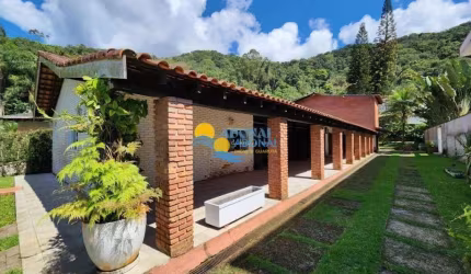 Casa com 4 dormitórios à venda, 300 m² por R$ 980.000,00 - Enseada - Guarujá/SP