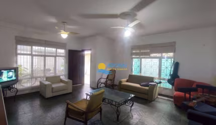 Casa à venda na Praia do Pernambuco, 3 Suítes, 1 Vaga.