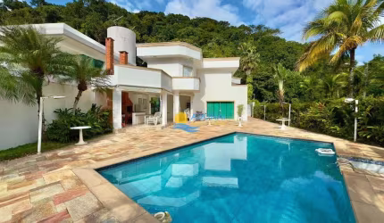 Casa à venda na Praia do Pernambuco, 7 Quartos, 4 Vagas.