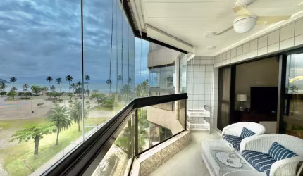 Apartamento à venda na Praia da Enseada, 3 Quartos, 2 Vagas.