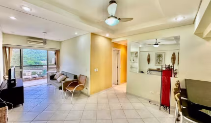 Apartamento à venda na Praia da Enseada,3 Quartos, 2 Vagas.