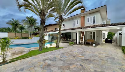 Casa à venda no Condomínio Granville, 4 Suítes, 4 Vagas.