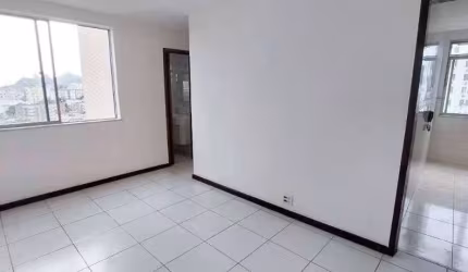 Apartamento com 2 quartos para alugar na Rua André Rocha, 372, Taquara, Rio de Janeiro, 60 m2 por R$ 1.300