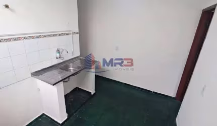 Casa com 1 quarto para alugar na Avenida Paranapuam, 48, Freguesia (Ilha do Governador), Rio de Janeiro, 35 m2 por R$ 750