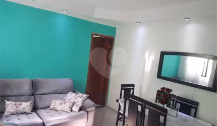 Casa tipo Sobrado com 02 dormitórios e 01 suíte para venda na Saúde. Edícula completa.