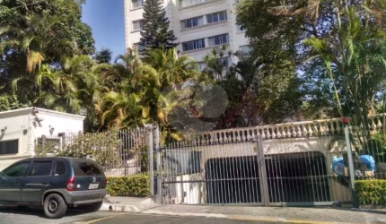 Apartamento de 2 dormitórios com armários embutidos, sala para 2 ambientes , Cozinha com armários