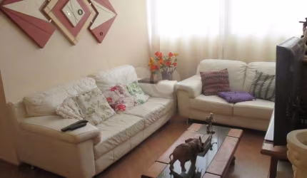 Lindo apartamento de três dormitórios, recém reformado e modernizado.