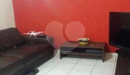Casa 02 dormitórios 01 Suíte 02 Vagas no Jardim Prudencia - Venda