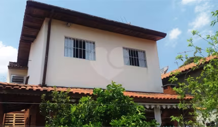 SOBRADO A VENDA COM 3 DORMITORIOS  2 BANHEIROS 3 VAGAS DE GARAGEM