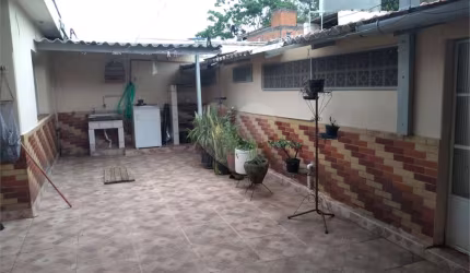 Casa tipo Sobrado 04 Dorm 02 Banheiros 04 Vagas no Parque Bristol para venda.