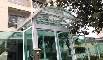 Apartamento REFORMADO, com 56 m² de área útil, living para 02 (dois) ambientes,02 (dois) dormitórios