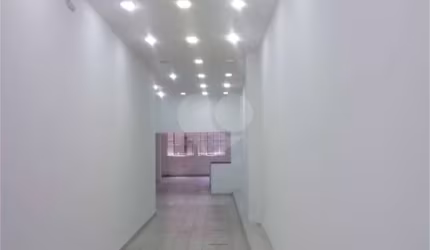 LOJA COMERCIAL COM 452M² PARA LOCAÇÃO COM VÃO LIVRE NO CENTRO DE SÃO PAULO