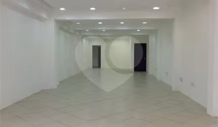 LOJA COMERCIAL NO CENTRO DE SÃO PAULO PARA LOCAÇÃO REFORMADA SENDO 110M DE LOJA TÉRREA 03 BANHEIROS