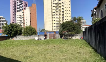 Terreno Plano com 750 metros  No Bairro do Jardim da Saúde  Venda para Investidor