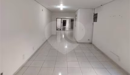 Casa com 210 m dividida em 6 Quartos e 5 banheiros à Venda em Mirandópolis São Paulo SP