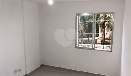 Apartamento 02 dormitórios no Jabaquara. sem vaga