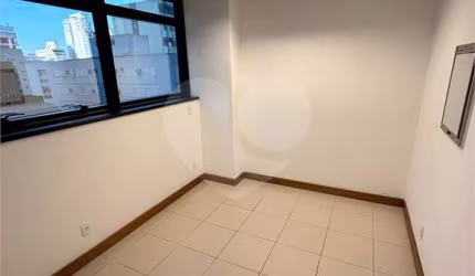 Sala Comercial e 2 banheiros à Venda, 35 m² - Higienópolis, São Paulo - SP