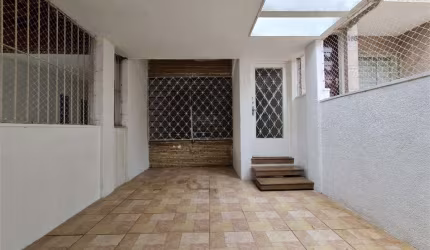 SOBRADO EM PERDIZES À VENDA DE COM 112M², 02 DORMITÓRIOS, 02 BANHEIROS E GARAGEM
