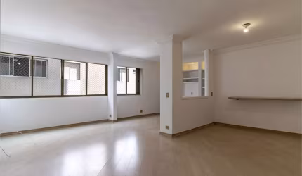 Excelente apto para Venda na melhor localização do  Itaim. 2 dormitórios, sala ampliada e 1 vaga.