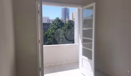 APARTAMENTO COM 01 DORMITÓRIO 56M² EM FRENTE AO METRÔ SANTA CECILIA PARA LOCAÇÃO