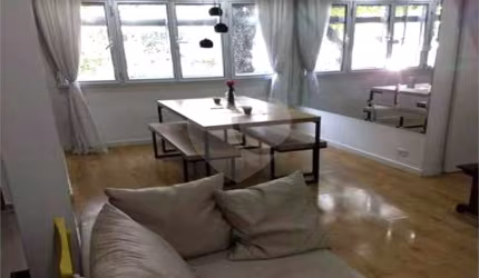 Moema - Apartamento - 90 m²  - 3 dormitórios!!!