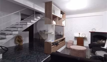Casa em Jardim Colonial com 160m² à Venda São Paulo SP