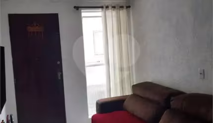 Apartamento com 2 dormitórios, 2 vagas de garagem com 56m².