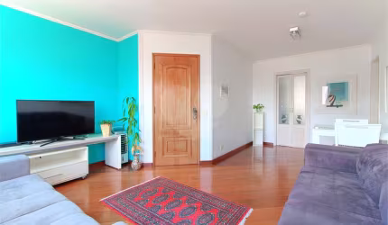 Apartamento à venda de 90 metros quadrados 3 dormitórios, 1 suíte e  2 vagas em Moema São Paulo SP