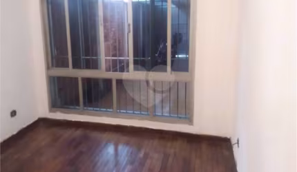 Casa na Vila Mascote para locação.