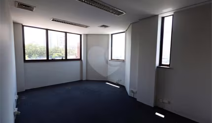 Sala Comercial para Locação | 65,5m² | Real Parque – São Paulo, SP