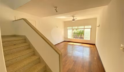 Sobrado à Venda ou Locação 180m²  Jardim Petrópolis São Paulo SP