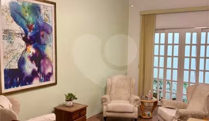 Casa à Venda com 4 Dormitórios e 3 Banheiros – 247 m² – Vila Mariana, São Paulo/SP