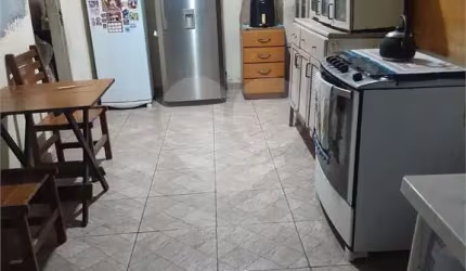 Casa à venda, 300 m² Rua Corredeira-SP- Bosque da Saúde Aceita Permuta