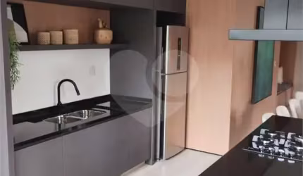 Apartamento à venda na Vila Mariana com 95 m².3 dormitórios (1 suíte), 3 banheiros, lavabo e 2 vagas