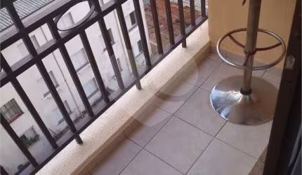 Lindo apartamento, bem localizado, próximo ao Parque da Aclimação e comércios da região.