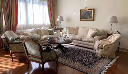 Apartamento no Itaim com 3 dormitórios sendo 1suíte, cozinha americana, sala de jantar,
