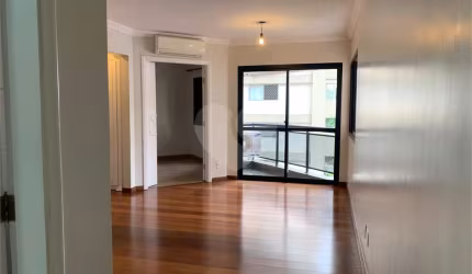 Apartamento de 2 Dormitórios em Moema