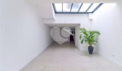 CASA COM 3 SUÍTES, LAVABO, 4 VAGAS, 216 M² - ACLIMAÇÃO