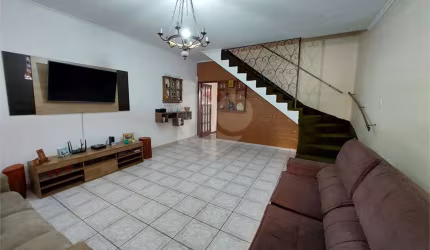 LINDA CASA DE 150M² MUITO BEM LOCALIZADA NO BROOKLIN - PARA INVESTIDOR