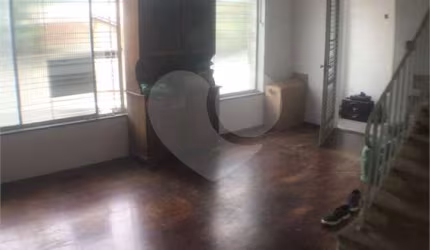 SOBRADO DE 180M² NO PLANALTO PAULISTA COM 3 QUARTOS + 2VGS