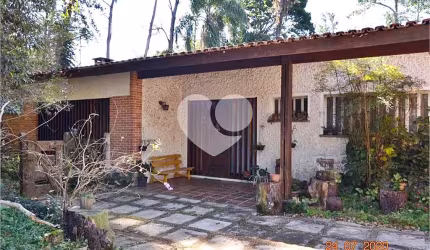 Casa Guarapiranga | 5 Dormitórios | 450m² | 6400m² de Terreno | 6 Vagas