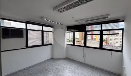 Linda Sala Comercial à Venda – 30m² | 1 Vaga | Ótima Localização