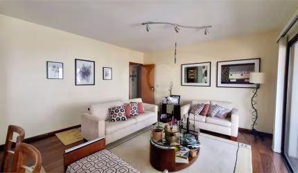 Apartamento à venda | 117 m² | 3 dormitórios (1 suíte) | 2 vagas no Bairro Mirandópolis |