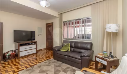 Casa de Vila - Saúde - 3 Quartos / Dormitórios - 1 Vaga - Venda / Compra