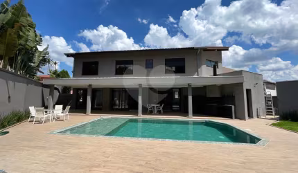 Sobrado de alto padrão para venda, localizado em Alphaville Residencial 5, Santana de Parnaíba, SP.