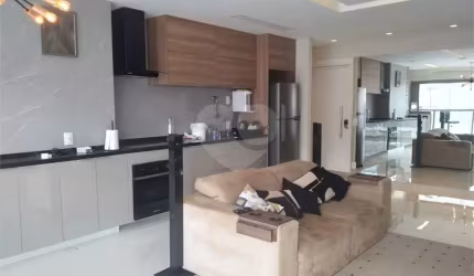 Apartamento à venda no bairro Vila Romana.