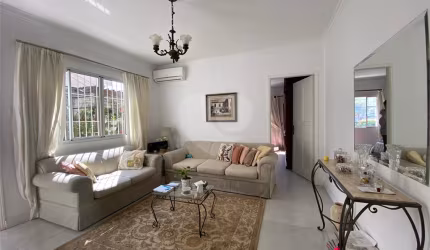 Casa com 3 quartos, Vila Ipojuca - São Paulo