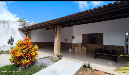 Vendo Casa no Condomínio fechado Flor da Serra com 3 quartos em Maceió
