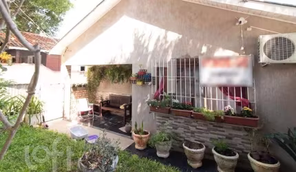 Casa com 5 quartos à venda na Rua Antônio Josephino Perrone, 213, Espírito Santo, Porto Alegre, 80 m2 por R$ 380.000